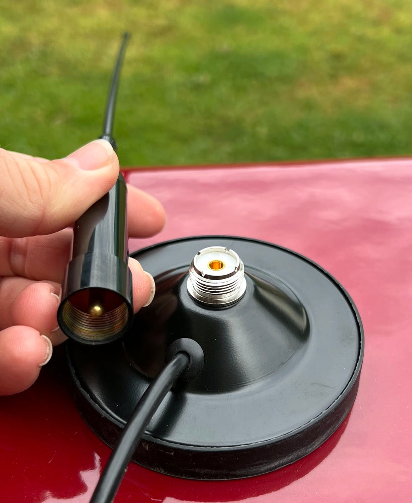 Dual Band 144 & 430Mhz Antenna "ONLY 40cm LONG" With Magnetic Base, Lead, Plug And Adaptor
