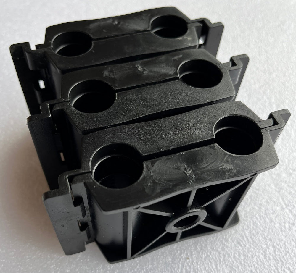 Plastic Stackable 2 x 1/2' Cable Hanger Kits L4CLICK