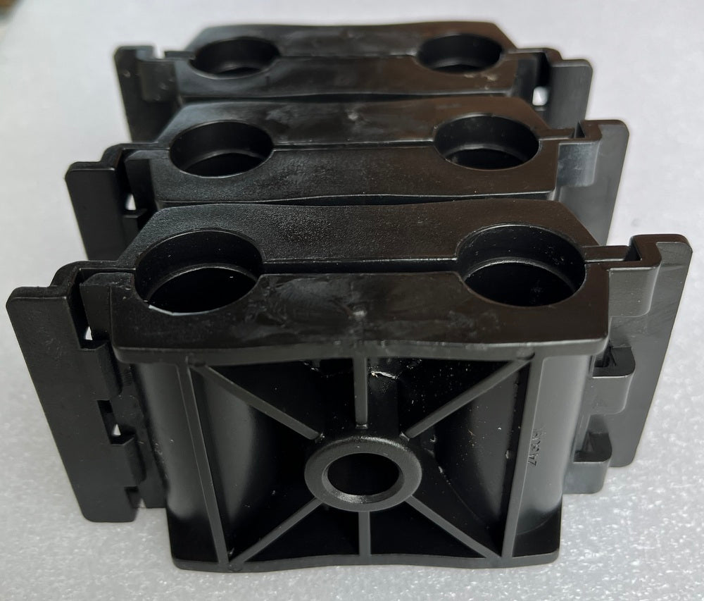 Plastic Stackable 2 x 1/2' Cable Hanger Kits L4CLICK