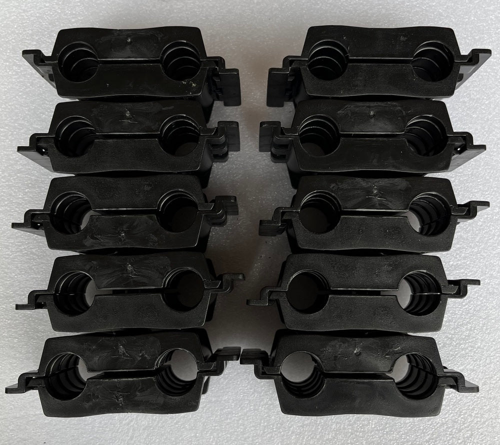 Plastic Stackable 2 x 1/2' Cable Hanger Kits L4CLICK