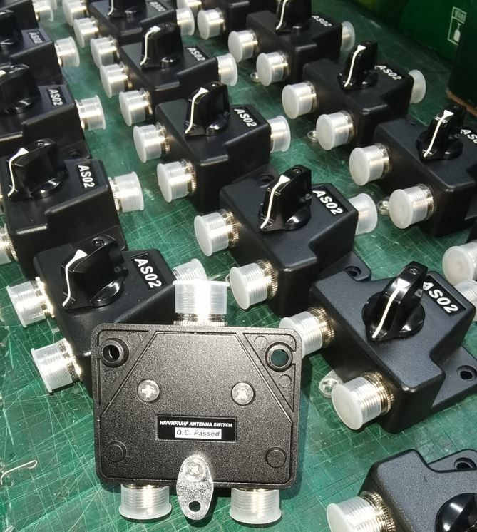 Coax Antenna Switch - 2 Way - Antenna Switch With Built-In Lightning Protection