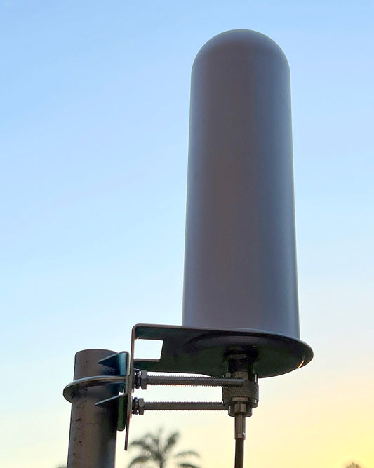 Base Station Mobile Phone & WiFi Antenna 698-6000Mhz Complete with Mounts and N-Type Connector