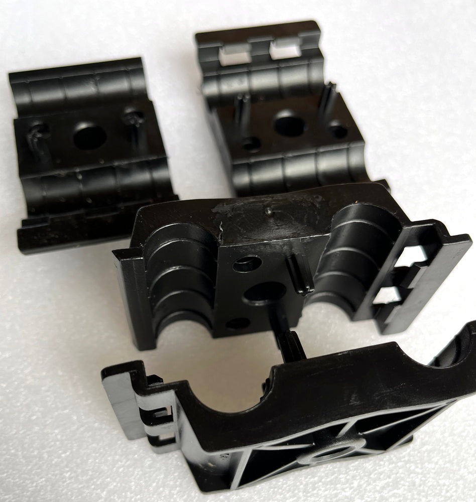 Plastic Stackable 2 x 1/2' Cable Hanger Kits L4CLICK Pack - Small Pack Of 5 Hangers