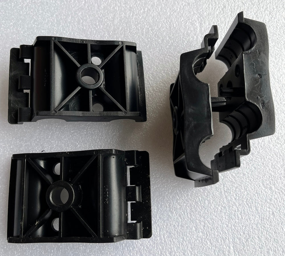 Plastic Stackable 2 x 1/2' Cable Hanger Kits L4CLICK Pack - Small Pack Of 5 Hangers