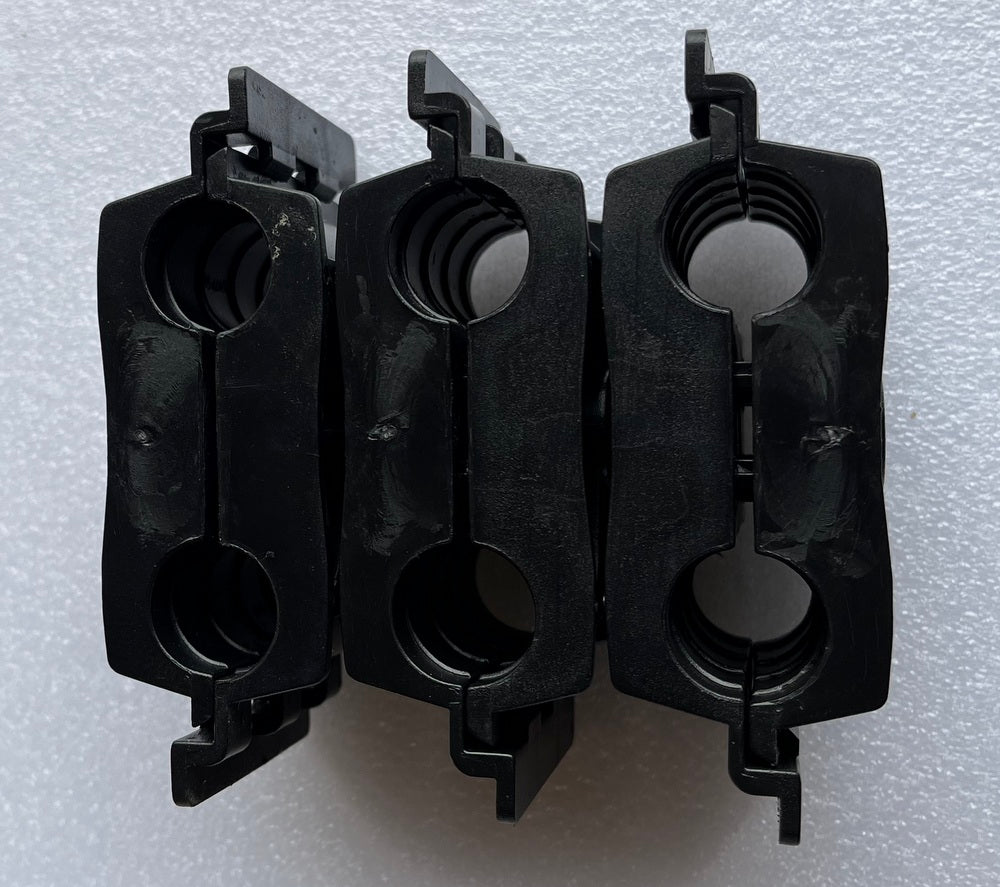 Plastic Stackable 2 x 1/2' Cable Hanger Kits L4CLICK Pack - Small Pack Of 5 Hangers