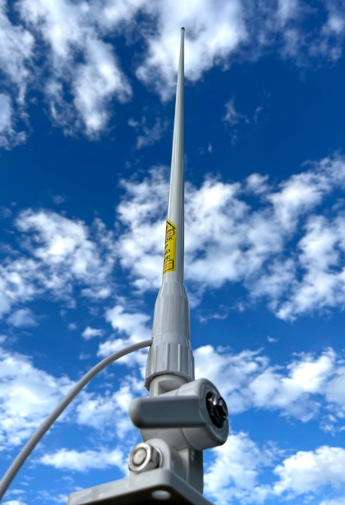 Marine Radio - Icom IC-M200 - VHF Marine Radio KIt with Antenna And Tilt Mount