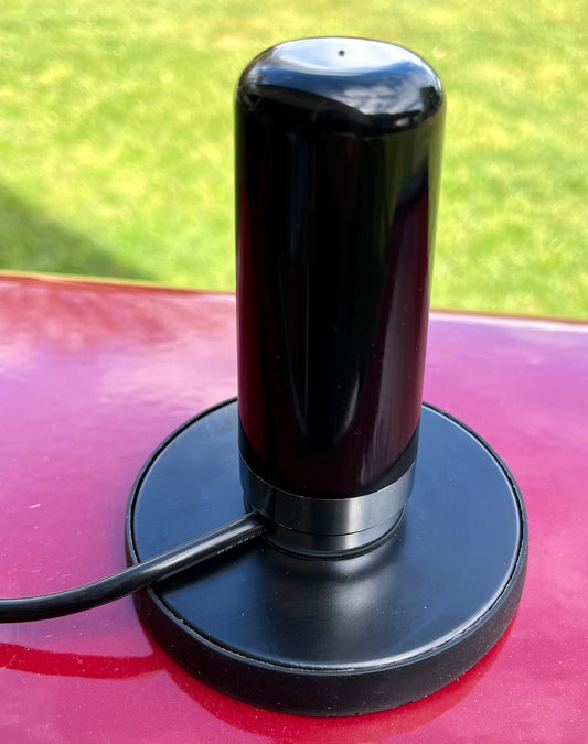Dual Band 144 & 430Mhz Low Profile Antenna Complete with 90mm Magnetic Base, Lead, Plug and Adaptor