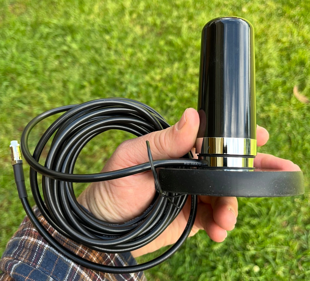 Dual Band 144 & 430Mhz Low Profile Antenna Complete with 90mm Magnetic Base, Lead, Plug and Adaptor