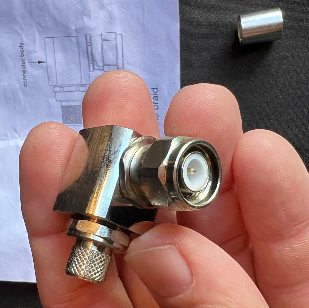 LMR400 TNC Male Right Angle Coax Plug