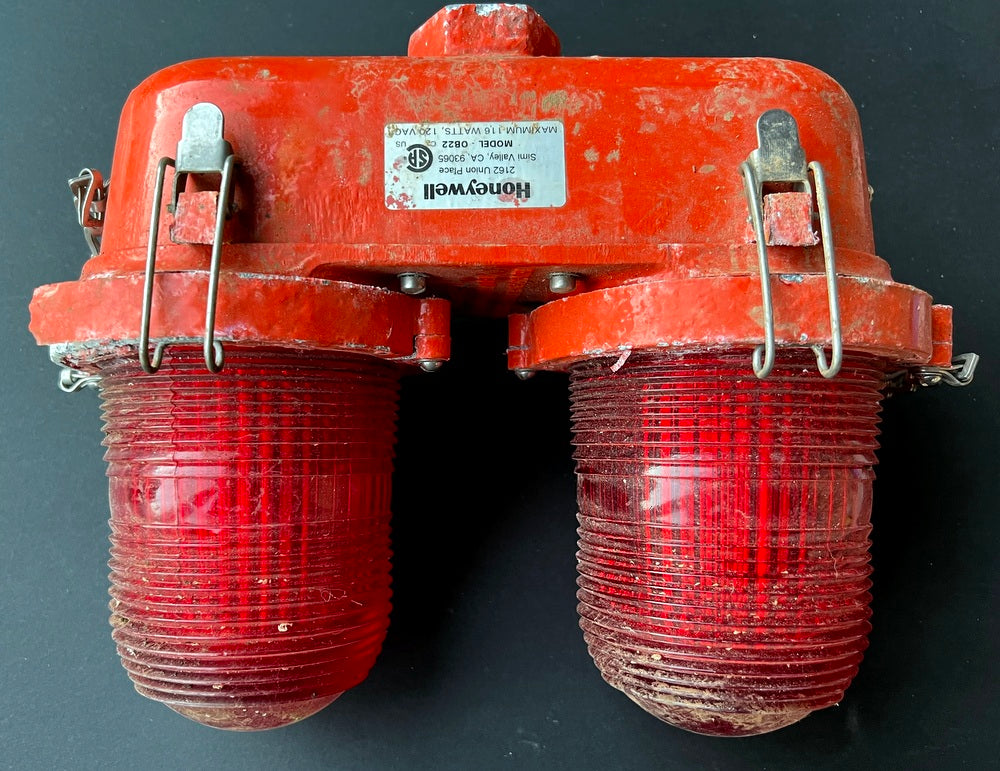 2nd Used - Tower Red Light - Aircraft Light