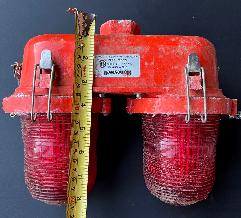 2nd Used - Tower Red Light - Aircraft Light