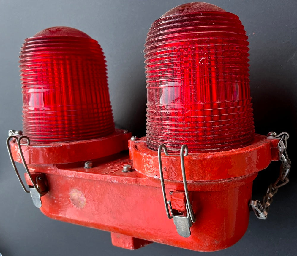 2nd Used - Tower Red Light - Aircraft Light
