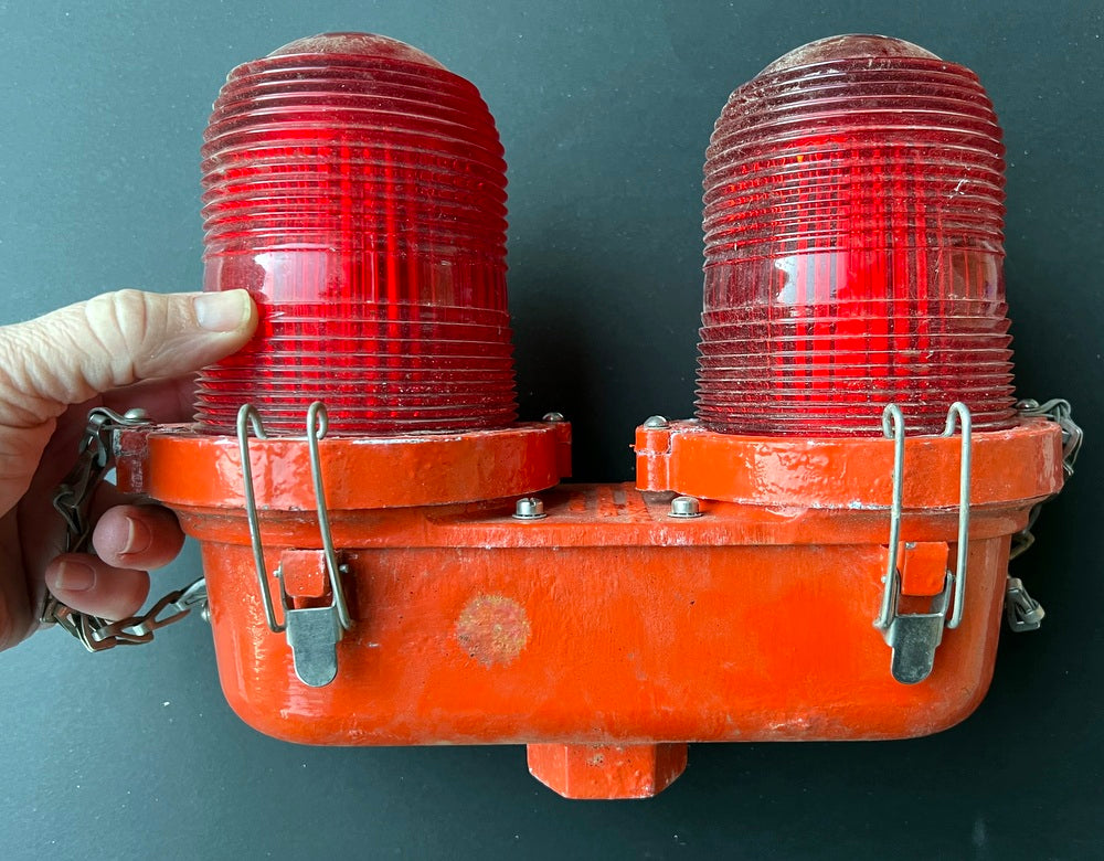 2nd Used - Tower Red Light - Aircraft Light